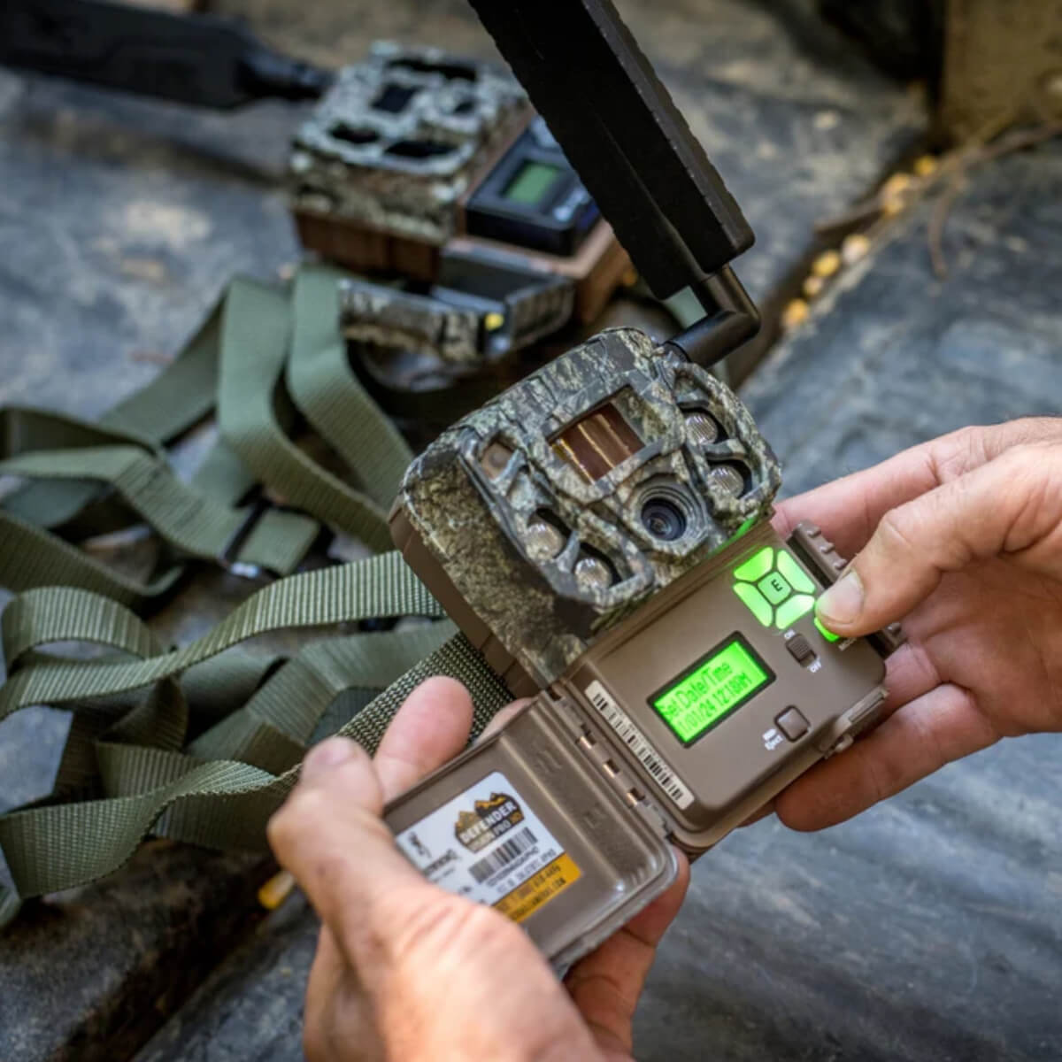 browning-camera-celluriare-defender